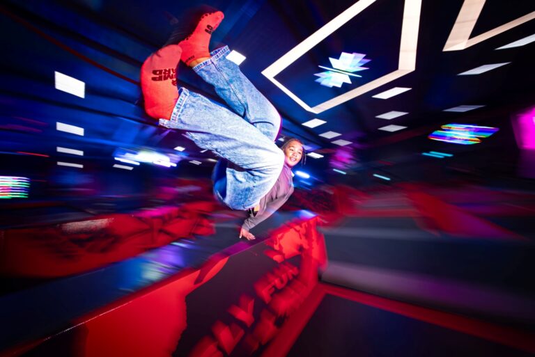 Parkour i Obstacle course på JumpYard Skövde
